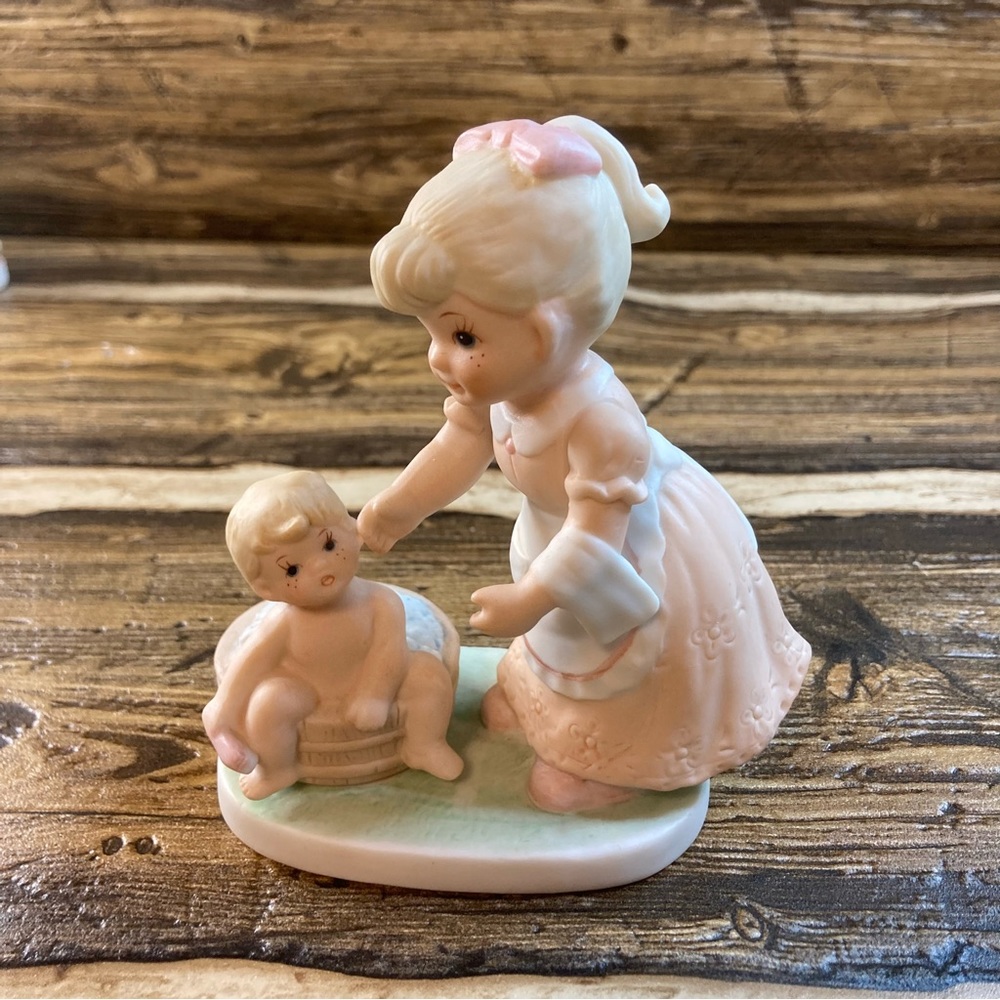 Home Interior Homco mother and baby bath figurine